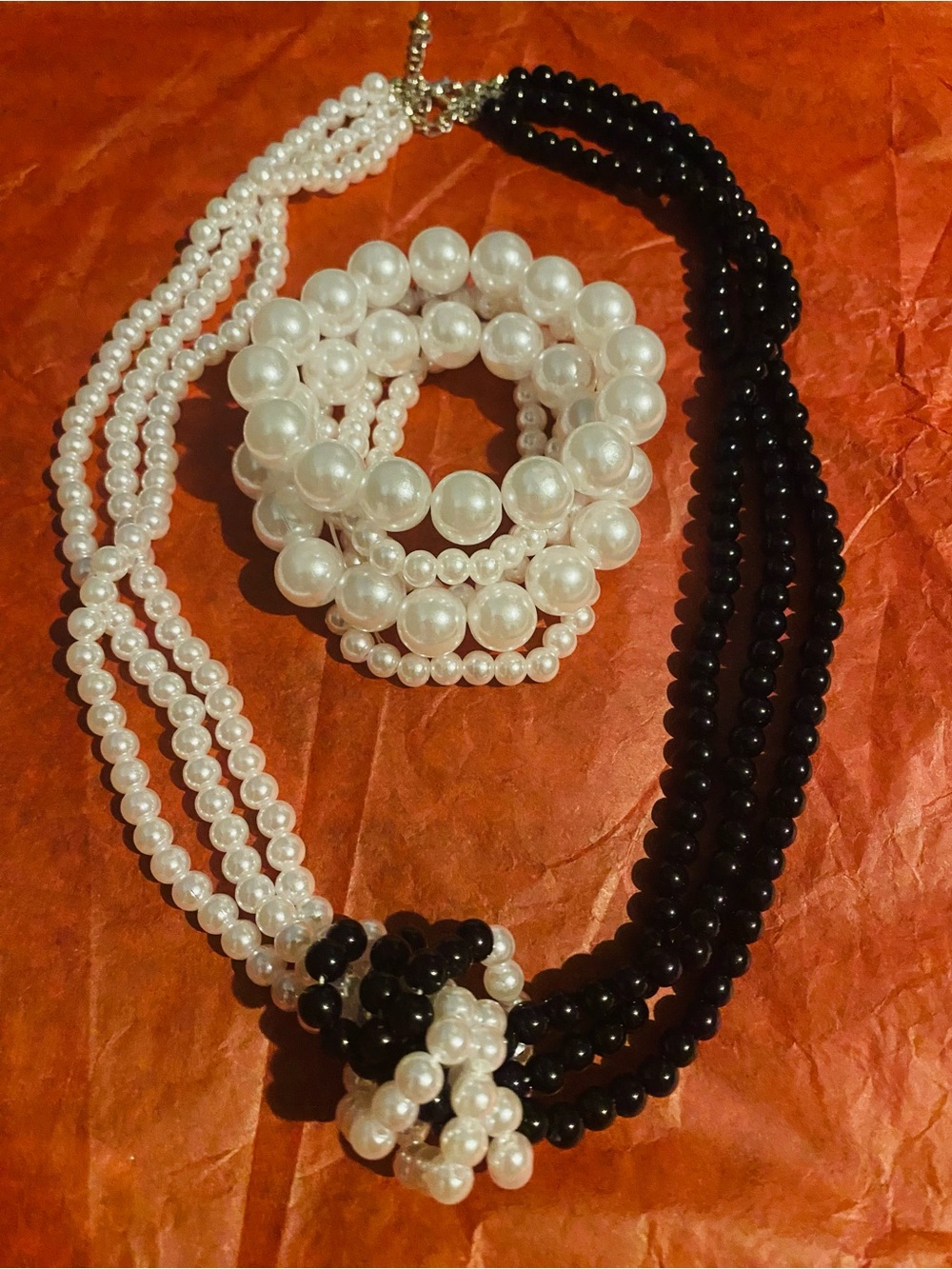 Classic Black and White Beaded Necklace and 5Bracelet Set